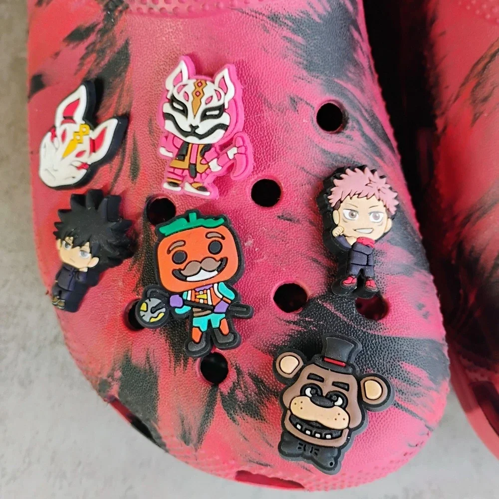 Crocs Classic Marbled Clogs Red Black Size 6 Manga Charms Kids